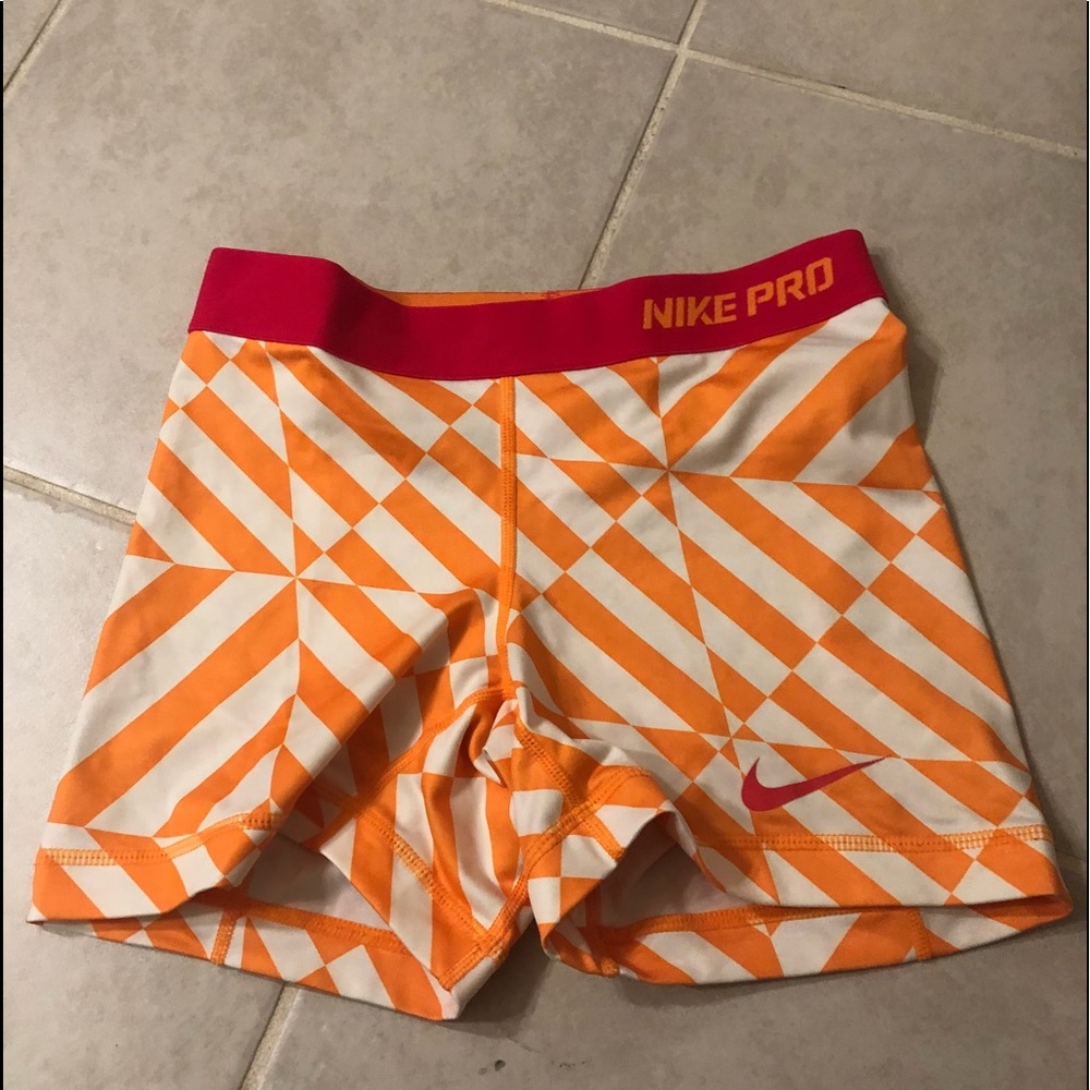 stripes Nike pros